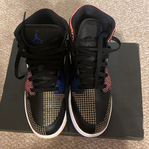 Air Jordan 1 MID MMD (GS) - Picture 4 of 5